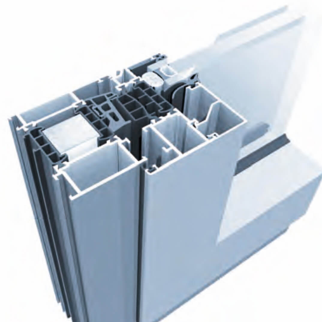 Hochwertiges Fensterprofil aus PVC mit isolierenden Kammern für Energieeffizienz.