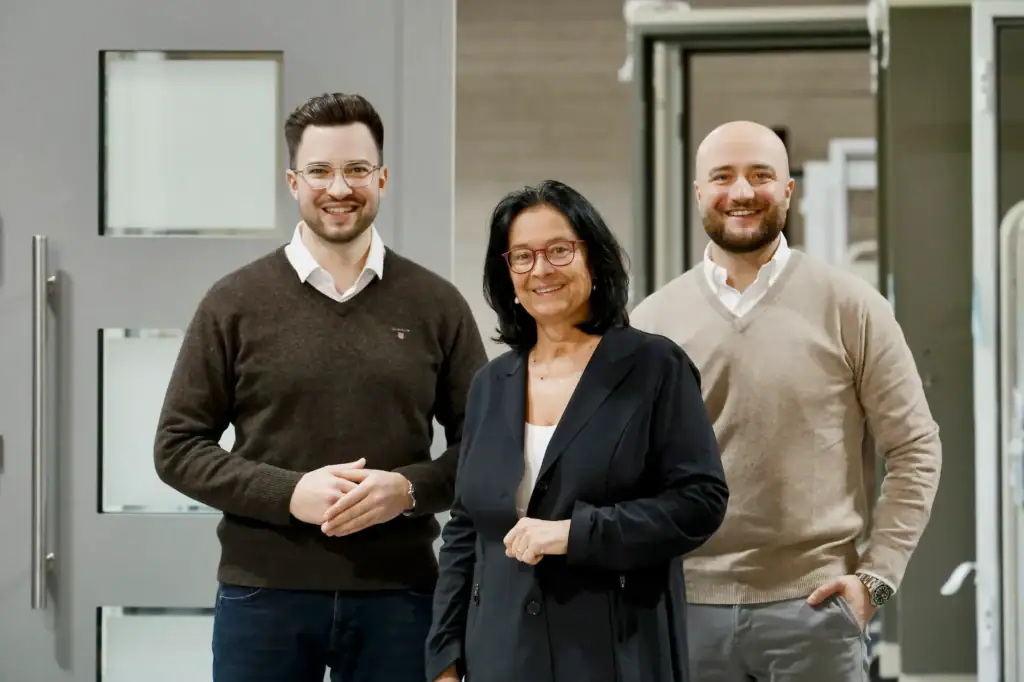 Innovatives Team bei Biffar in einer modernen Büroumgebung für digitale Lösungen.