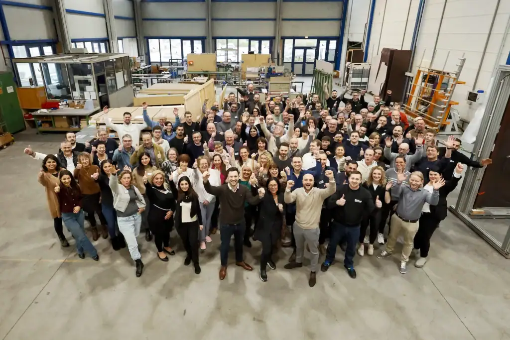 Viel team spirit bei Biffar, innovative Lösung für Optima Manufacturing in der Produktion.