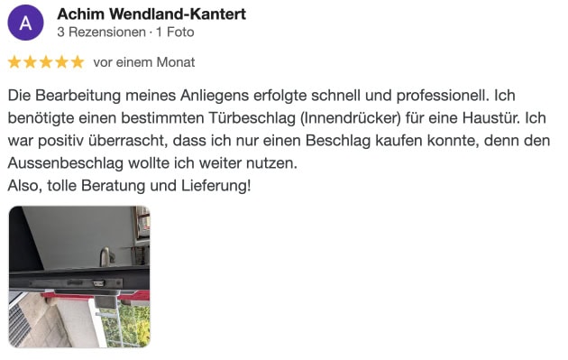 Sichtbarer Türbeschlag für Haustür, schnelle und professionelle Montage.