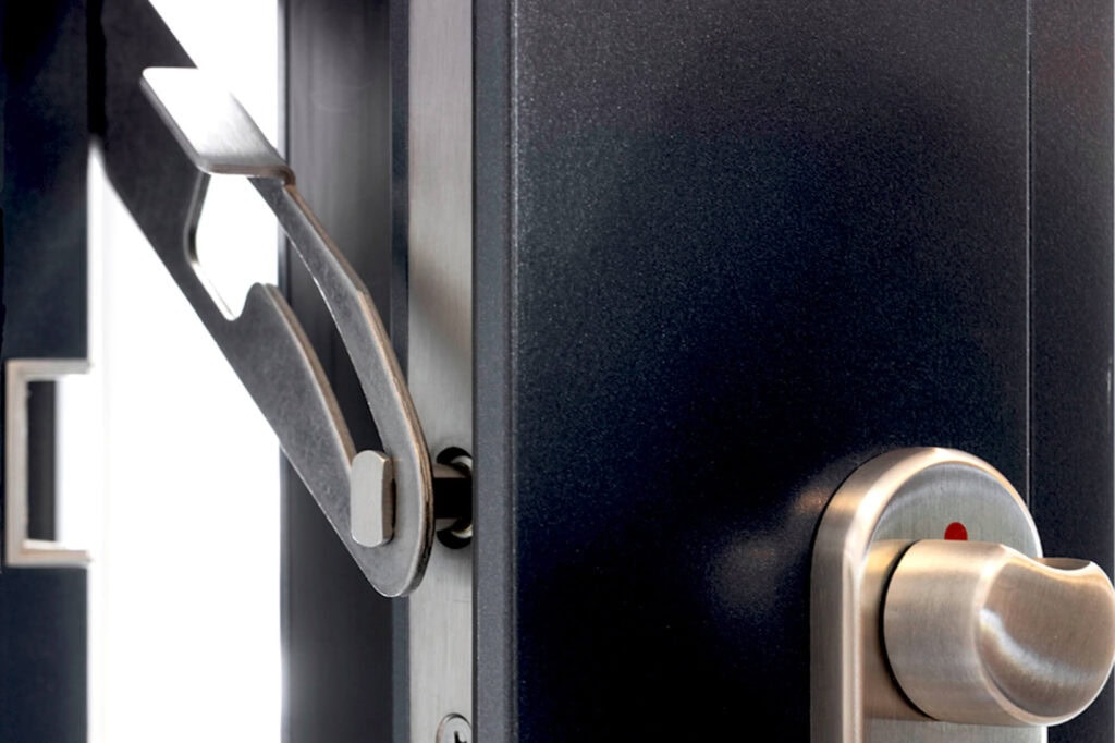 Metallferrule mit Schlüsselschalter für Sicherheitssysteme.